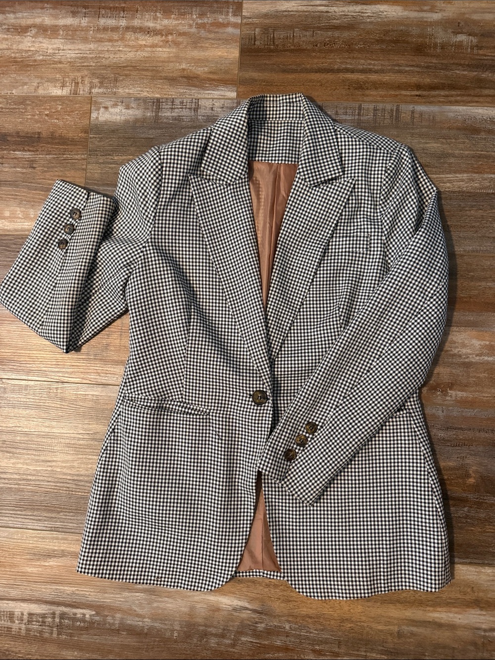Black & White Houndstooth Women’s Blazer